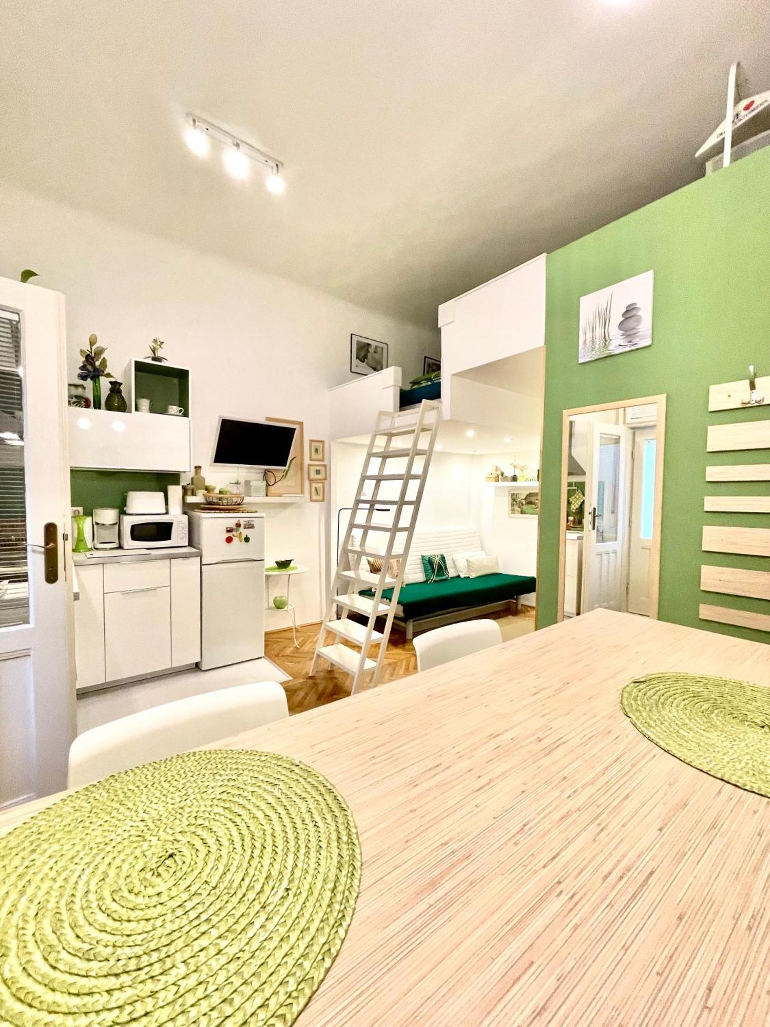 Green Pearl Apartment At St Stephen' S Basilica Budapest Exterior photo