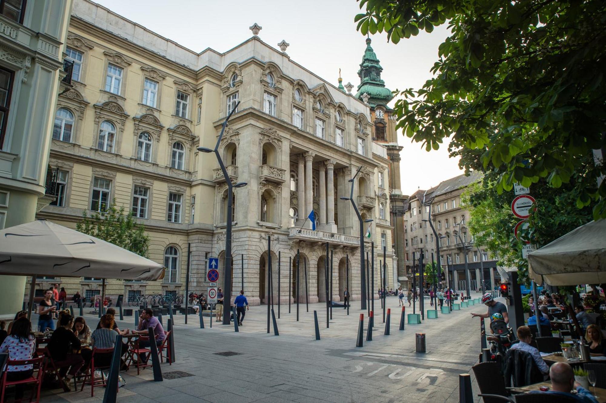 Green Pearl Apartment At St Stephen' S Basilica Budapest Exterior photo