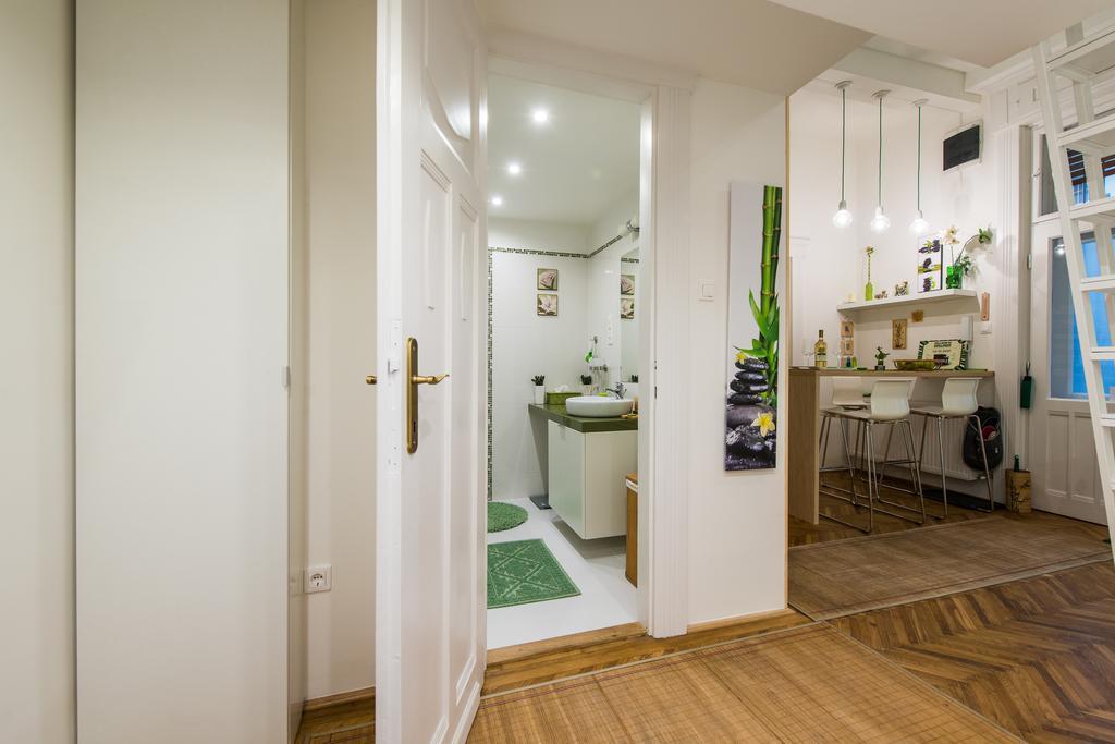 Green Pearl Apartment At St Stephen' S Basilica Budapest Exterior photo